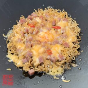 Auntie Emilys Kitchen-Instant Noodle Breakfast Pizza-Step5