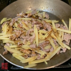 Auntie Emilys Kitchen-Shoestring Potato and Pork Stir-fry-Step13