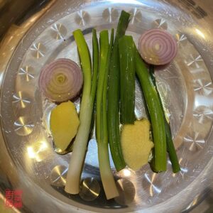 Auntie Emilys Kitchen-Easy Steamed Salted Chicken-Step2
