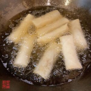 Auntie Emilys Kitchen-Cantonese Spring Roll-Step24