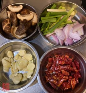 Auntie Emilys Kitchen-Garlic Chili Sizzling Chicken Pot-Step5