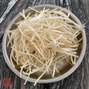 Auntie Emilys Kitchen-Pork Chow Mein-Step3