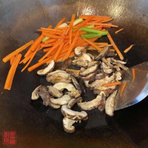 Auntie Emilys Kitchen-Shanghai Fried Thick Noodles-Step8