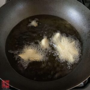 Auntie Emilys Kitchen-Garlic Roasted Pork and Tofu Clay Pot-Step4