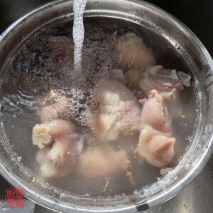 Auntie Emilys Kitchen-Pork Knuckles with Red Fermented Bean Curd-Step2