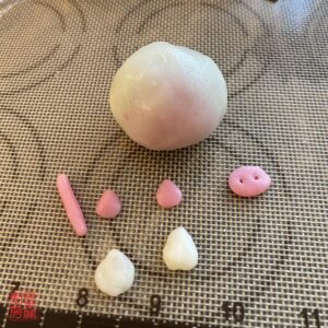 Auntie Emilys Kitchen-Snowy Mooncake-Pig-Step14