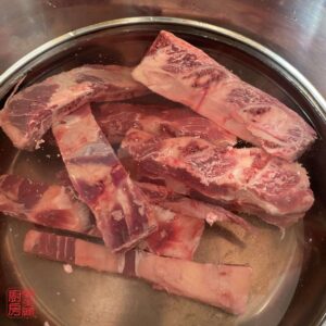 Auntie Emilys Kitchen-Beef Noodles with Poured Soup-Step1