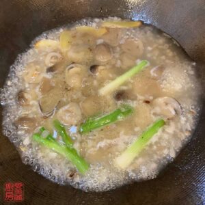 Auntie Emilys Kitchen-Lobster Yee Mein-Step20