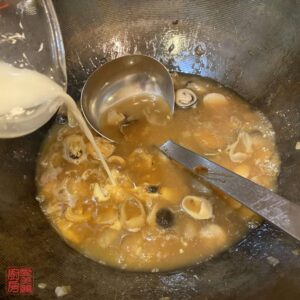 Auntie Emilys Kitchen-Lobster Yee Mein-Step23