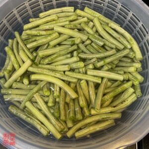 Auntie Emilys Kitchen-Chinese Long Beans with Shrimp Paste-Step2