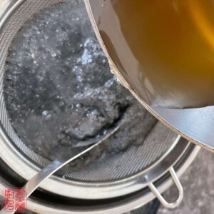 Auntie Emilys Kitchen-Black Sesame Rolls-Step 5