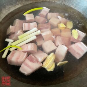 Auntie Emilys Kitchen-Braised Pork Belly-Step 2