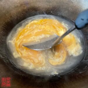 Auntie Emilys Kitchen-Smooth Egg and Beef on Rice Noodles-Step 20