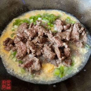 Auntie Emilys Kitchen-Smooth Egg and Beef on Rice Noodles-Step 21