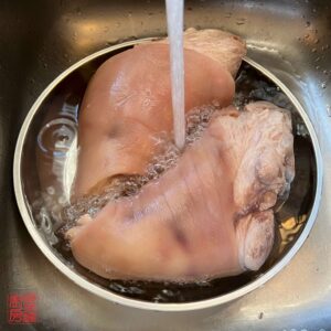 Auntie Emilys Kitchen-Braised Pork Knuckles-Step 4