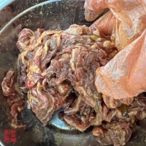 Auntie Emilys Kitchen-Sha Cha Beef Pineapple Bun-Step 4